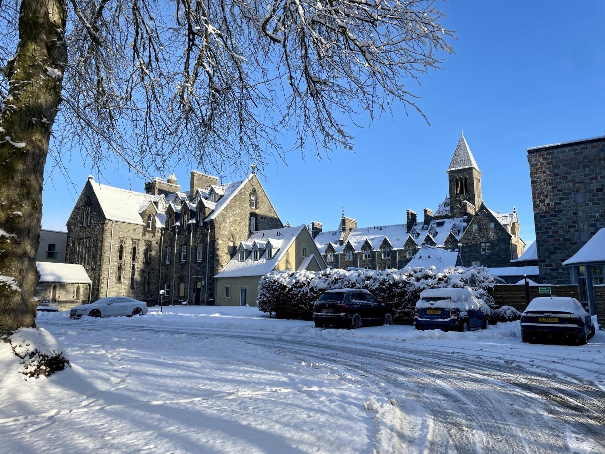 The Classrooms at Loch Ness Abbey: Lakeside Heritage Resort Fort Augustus Exterior photo
