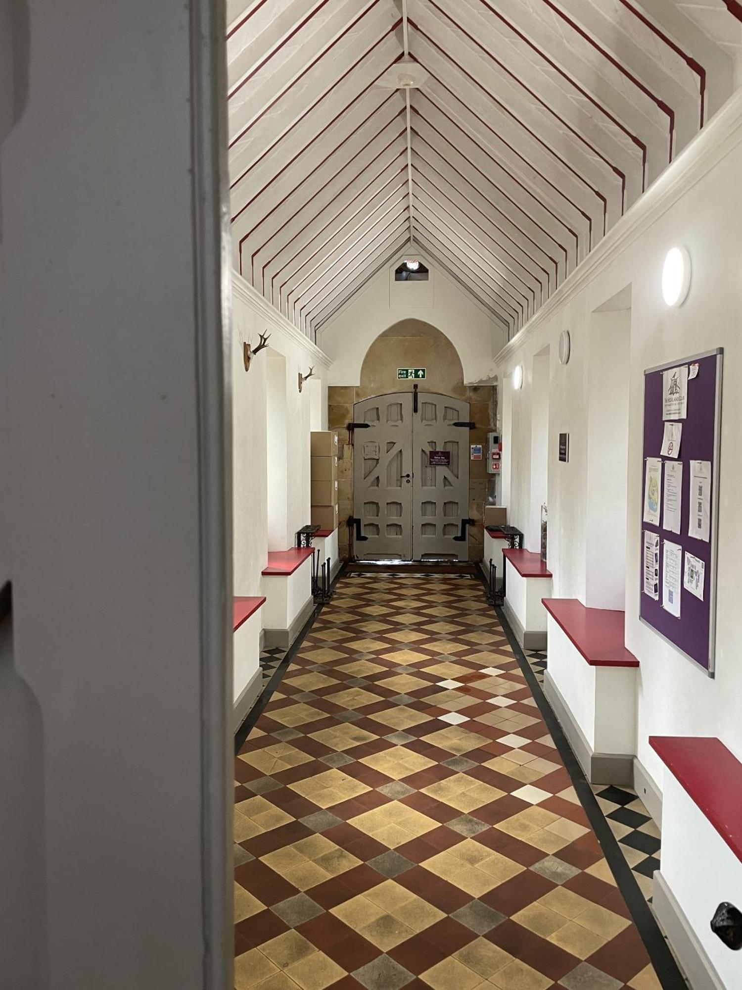 The Classrooms at Loch Ness Abbey: Lakeside Heritage Resort Fort Augustus Exterior photo